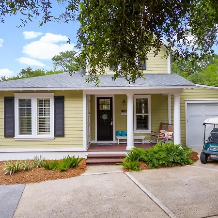 1383 Laurel Grove Villa